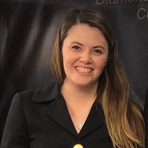 Meet your Posher, Ilia